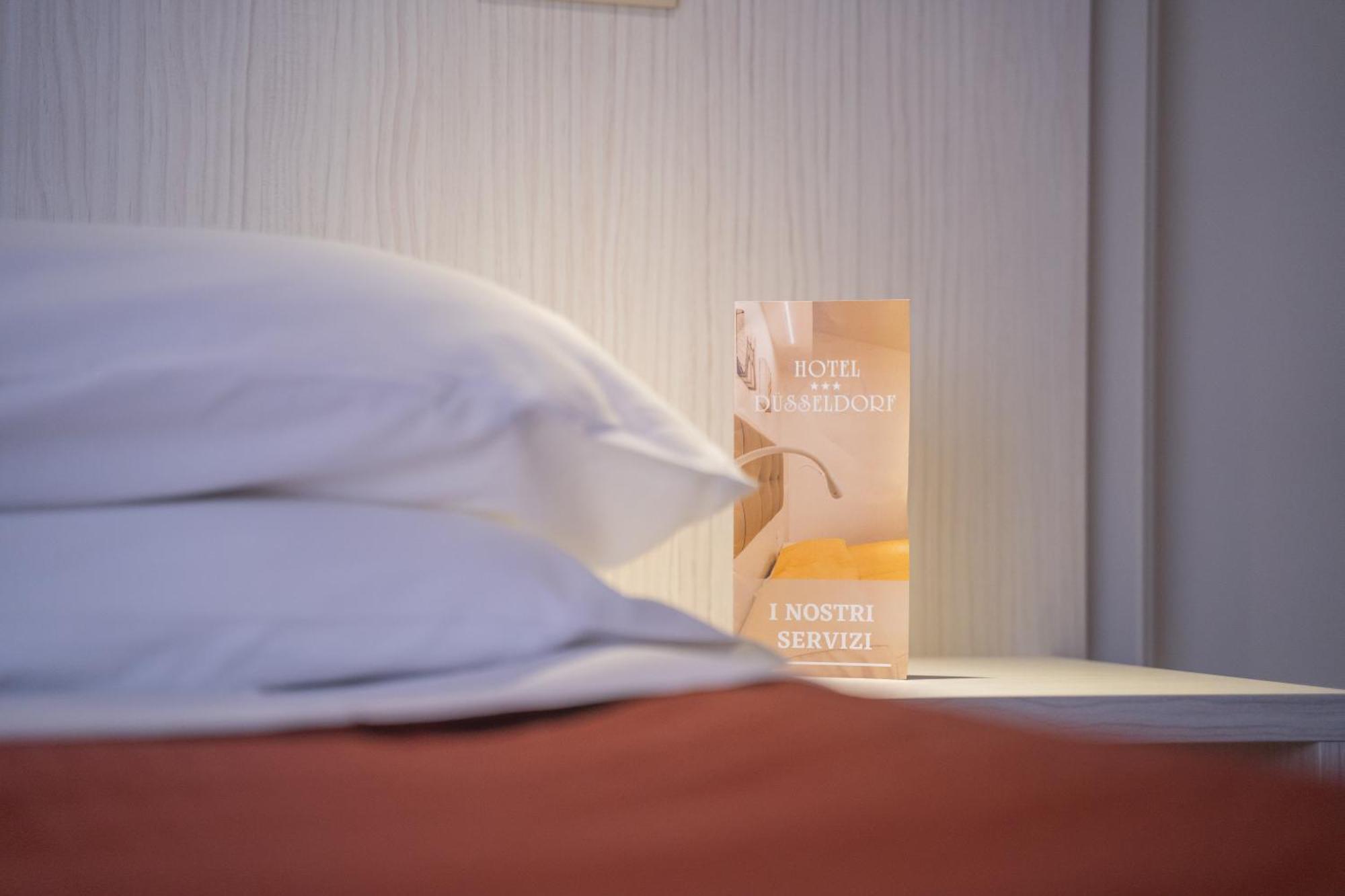 Hotel Dusseldorf Rimini Esterno foto