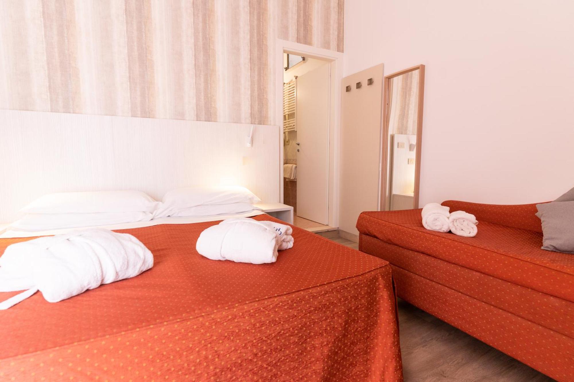 Hotel Dusseldorf Rimini Esterno foto