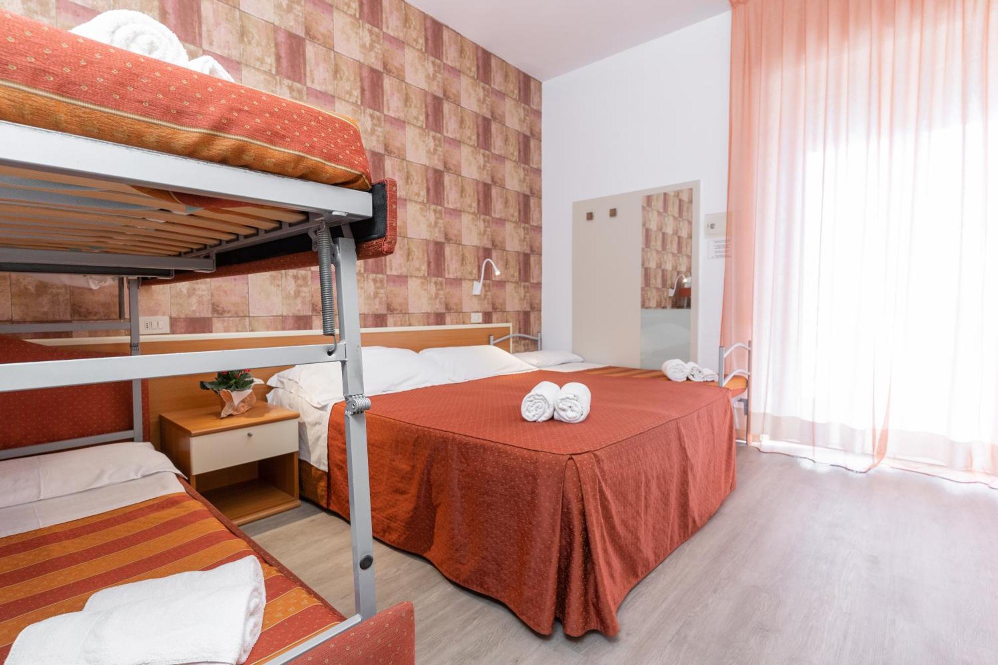 Hotel Dusseldorf Rimini Esterno foto