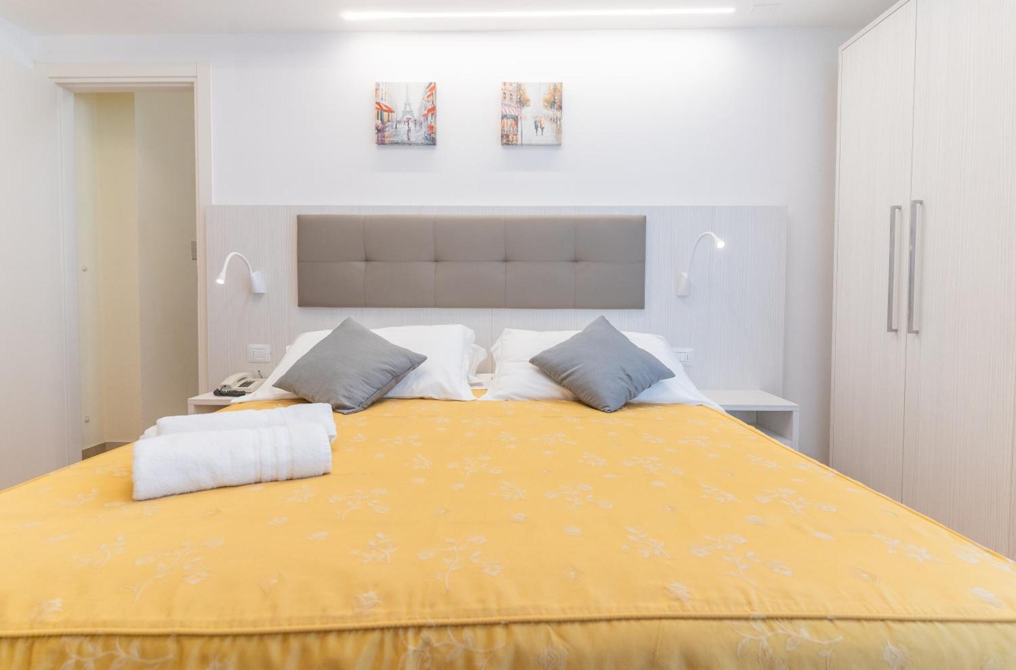 Hotel Dusseldorf Rimini Esterno foto