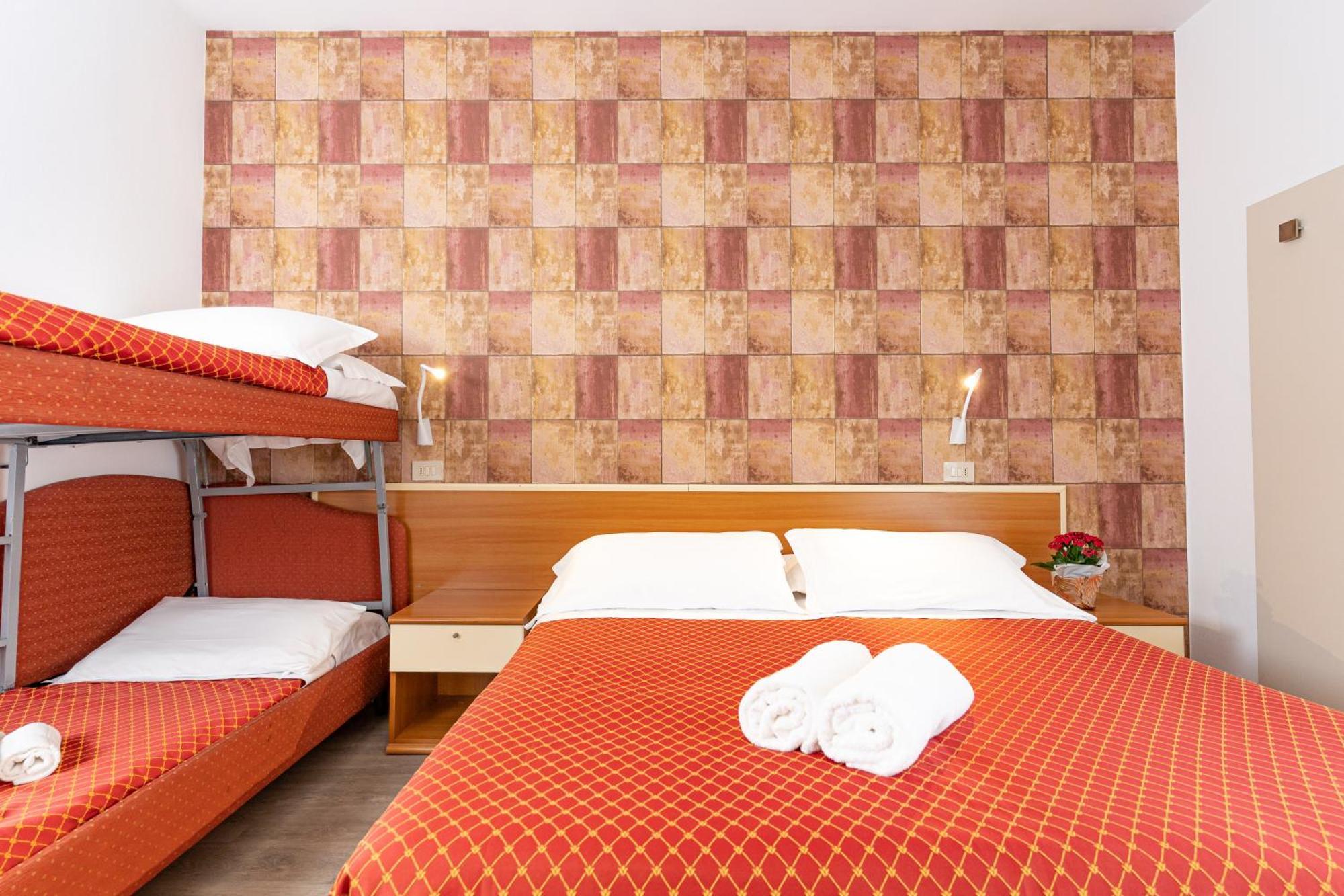 Hotel Dusseldorf Rimini Esterno foto
